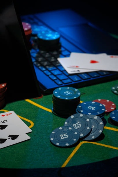 Mobile view of hometogel login qualifying games including live dealer, slots, and football markets